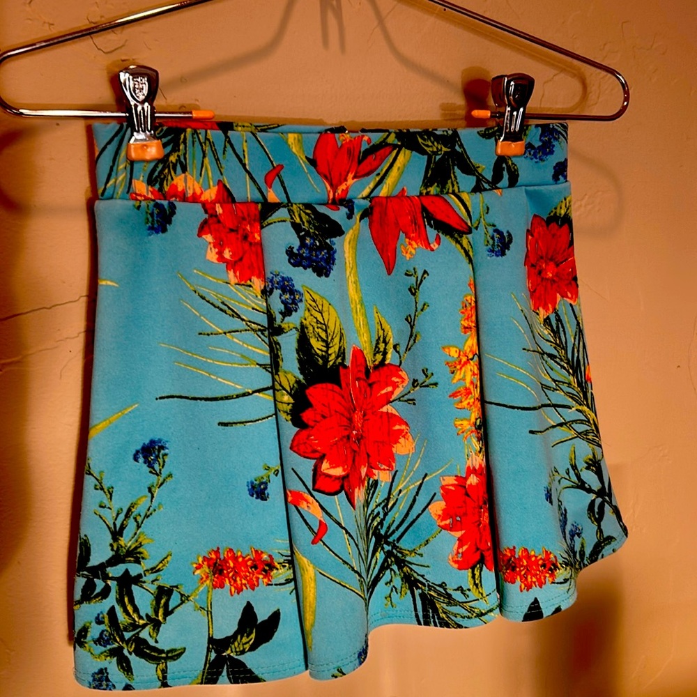 Floral skirt size M